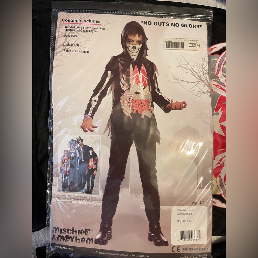 Boys Halloween costume. No guts no glory. Size medium (8-9)